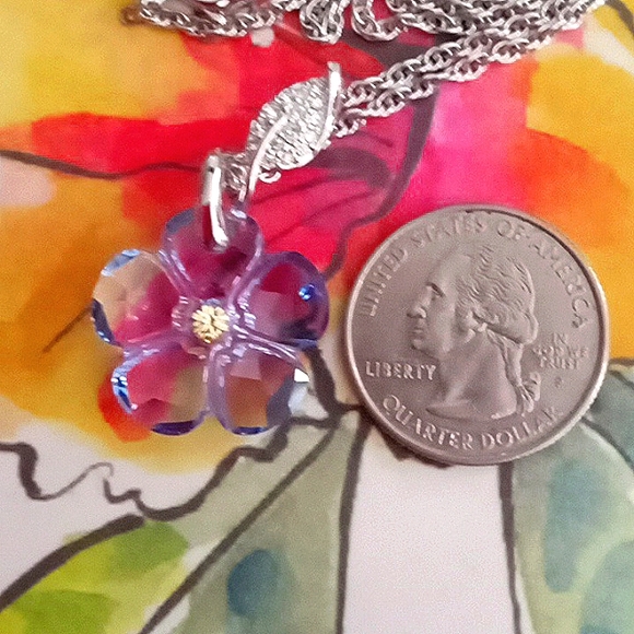 SWAROVSKI CRYSTAL FLOWER NECKLACE - Picture 5 of 6